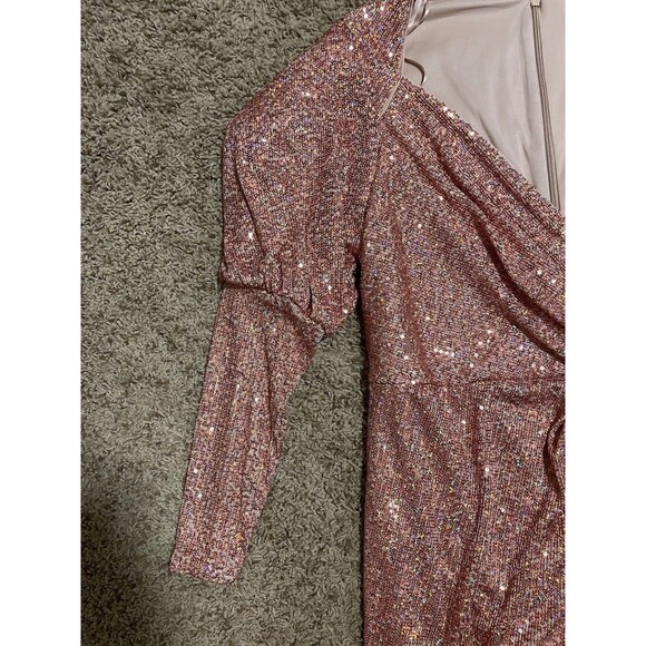 NWT Fashion to Figure Pink Sequined Long Sleeve Dress Size 1X - Picture 3 of 6